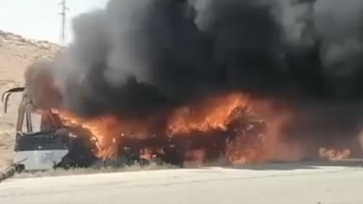 सीरिया में भीषण सड़क हादसा: दो यात्री बसों की टक्कर में 35 की मौत, दर्जनों घायल